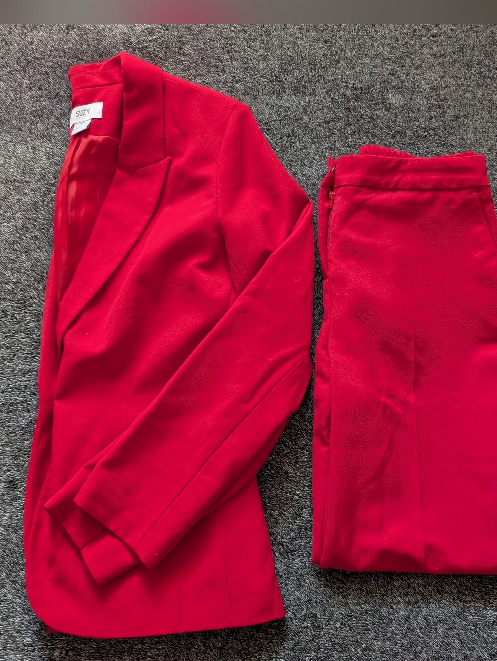 Suzy Shier Women's Pink Pantsuit Size Small Like New